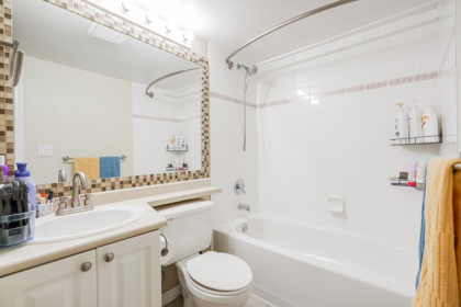 Laundry Room Photo of 206 14355 103 Avenue, Surrey, BC