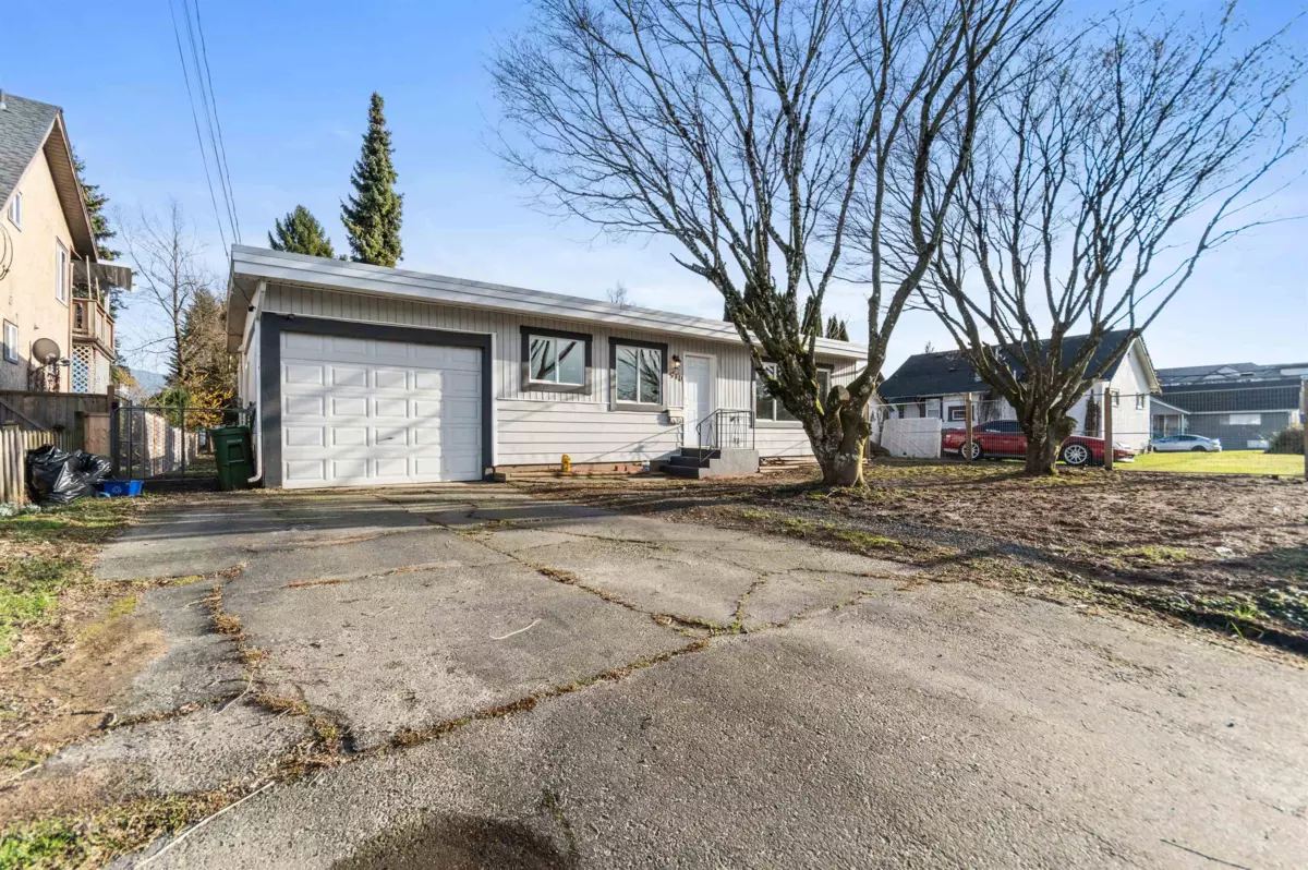 Living Room Photo of 9410 Corbould Street, Chilliwack, BC
