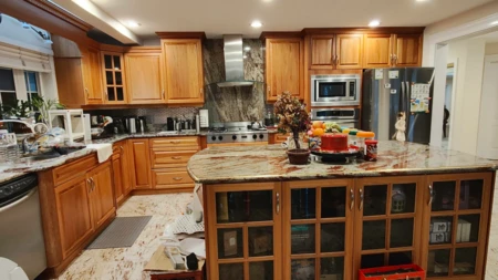 Kitchen Island Photo of 8675 Armstrong Avenue, Burnaby, BC