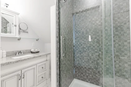Powder Room Photo of 6713 Arbutus Street, Vancouver, BC