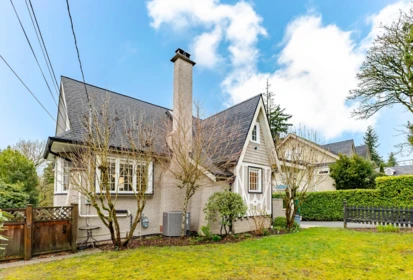 Swimming Pool Photo of 6713 Arbutus Street, Vancouver, BC