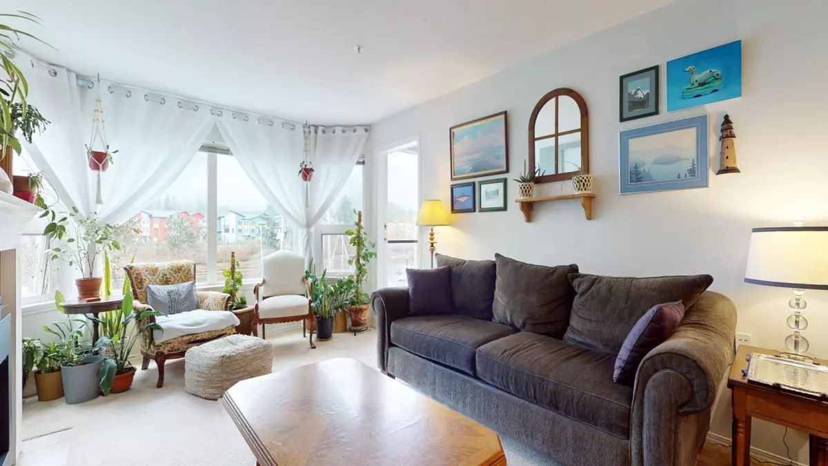 Living Room Photo of 202 1468 Pemberton Avenue, Squamish, BC