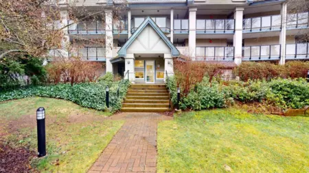 Laundry Room Photo of 202 1468 Pemberton Avenue, Squamish, BC