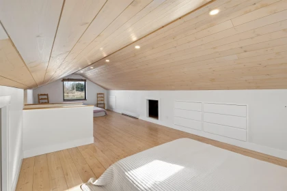 Hallway Photo of 4345 W River Road, Ladner, BC
