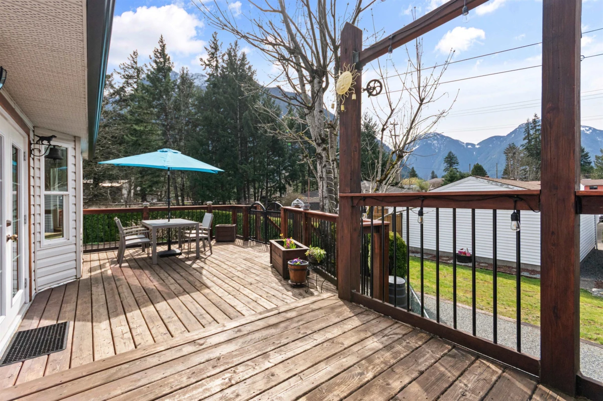 Dining Area Photo of 780 Olson Avenue, Hope, BC