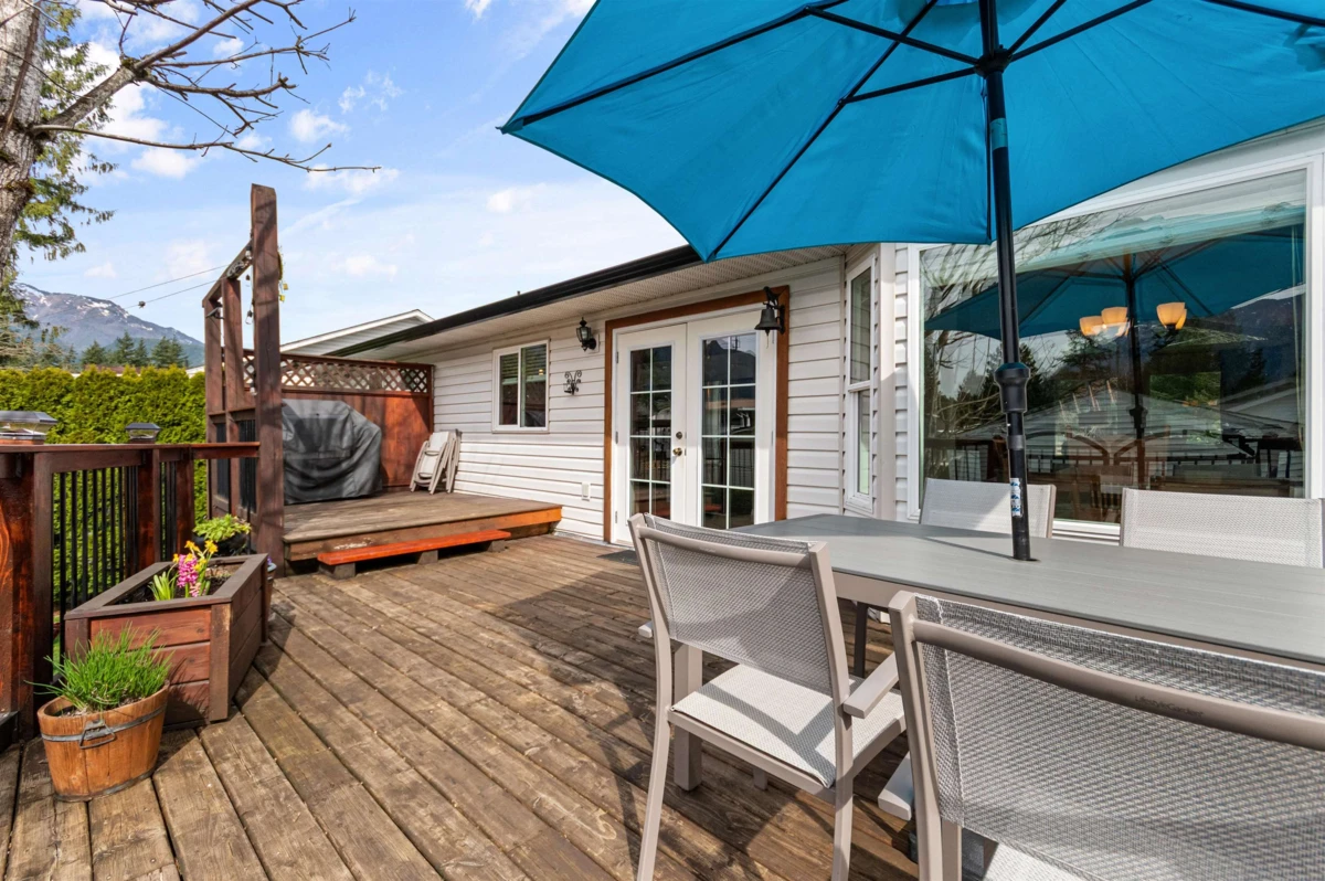 Family Room Photo of 780 Olson Avenue, Hope, BC