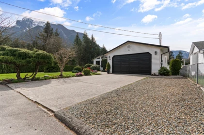 Kitchen Photo of 780 Olson Avenue, Hope, BC