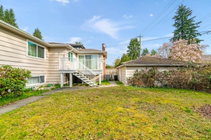 Kitchen Photo of 6872 Heather Street, Vancouver, BC
