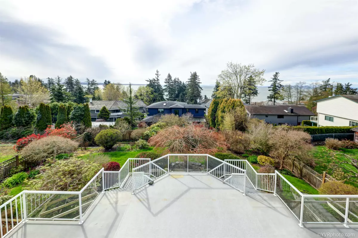 Living Room Photo of 1419 133a Street, Surrey, BC