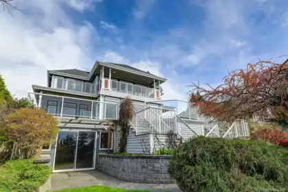 Breakfast Nook Photo of 1419 133a Street, Surrey, BC