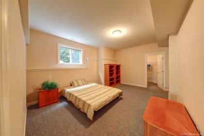 Entry Foyer Photo of 1419 133a Street, Surrey, BC