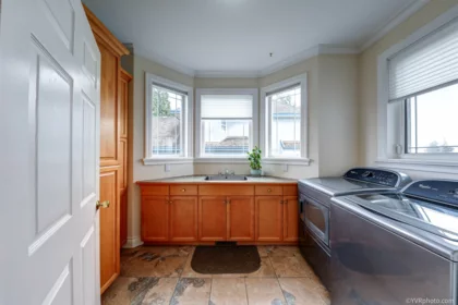 Garage Interior Photo of 1419 133a Street, Surrey, BC