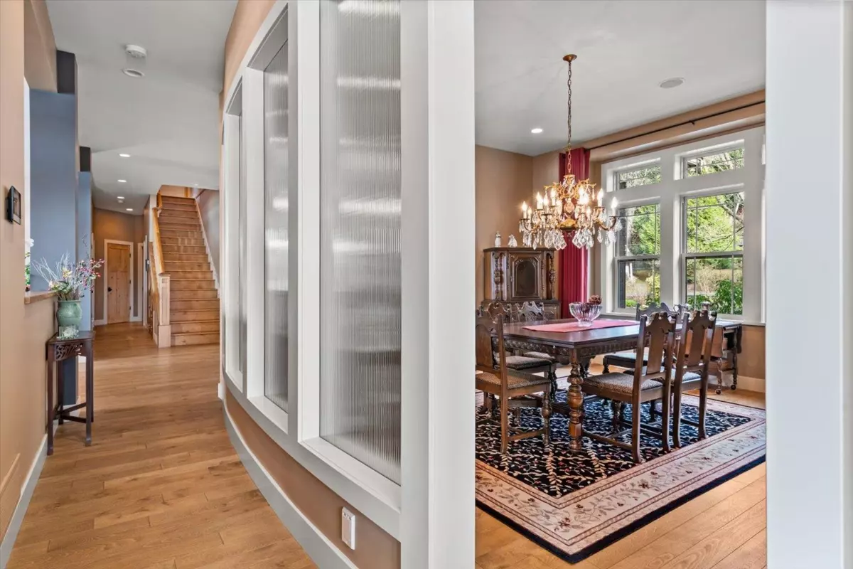 Dining Area Photo of 9441 Hayward Street, Mission, BC