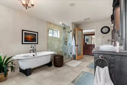Mudroom Photo of 9441 Hayward Street, Mission, BC