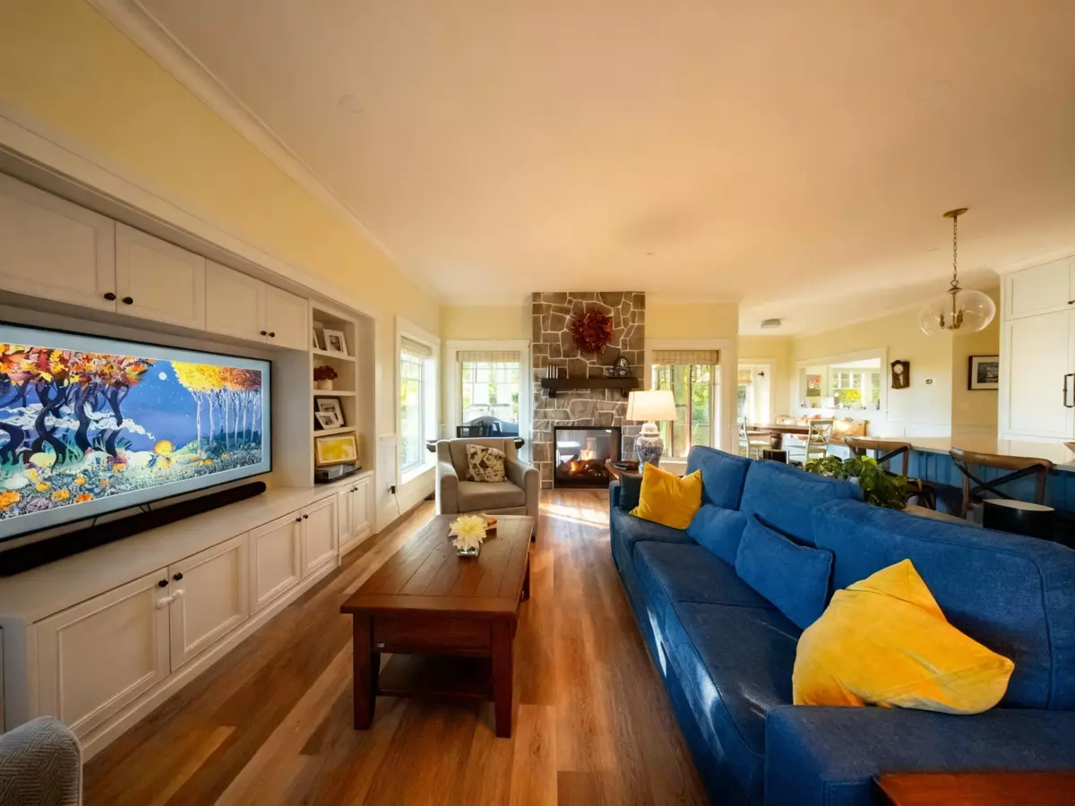 Living Room Photo of 5281 Dunbar Street, Vancouver, BC