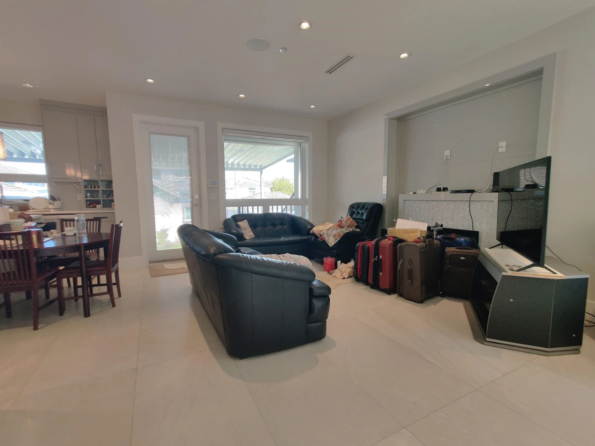Dining Area Photo of 2177 E 40th Avenue, Vancouver, BC