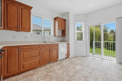 Kitchen Island Photo of 33 27435 29a Avenue, Langley, BC
