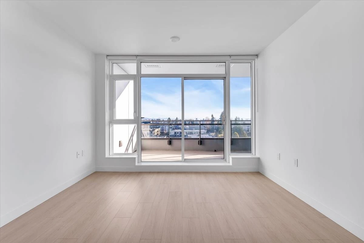 Living Room Photo of 1212 13675 107a Avenue, Surrey, BC