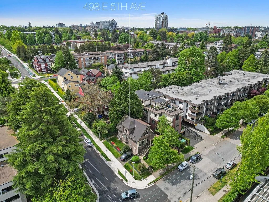 Family Room Photo of 498 E 5th Avenue, Vancouver, BC