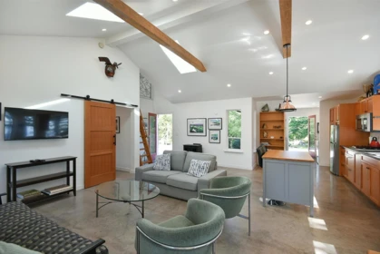 Garage Interior Photo of 10741 Wood Bay Heights Road, Halfmoon Bay, BC