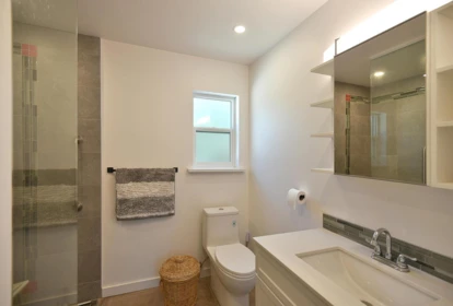 Hot Tub / Spa Photo of 10741 Wood Bay Heights Road, Halfmoon Bay, BC