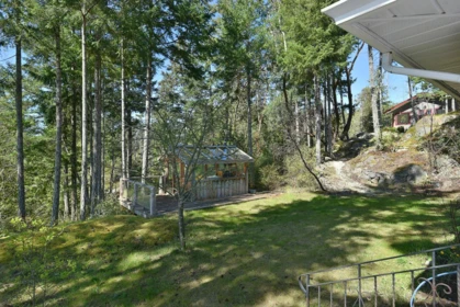 Laundry Room Photo of 10741 Wood Bay Heights Road, Halfmoon Bay, BC