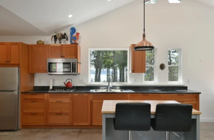 Outdoor Deck Photo of 10741 Wood Bay Heights Road, Halfmoon Bay, BC
