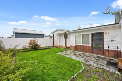 Front Yard Photo of 238 27111 Avenue, Langley, BC