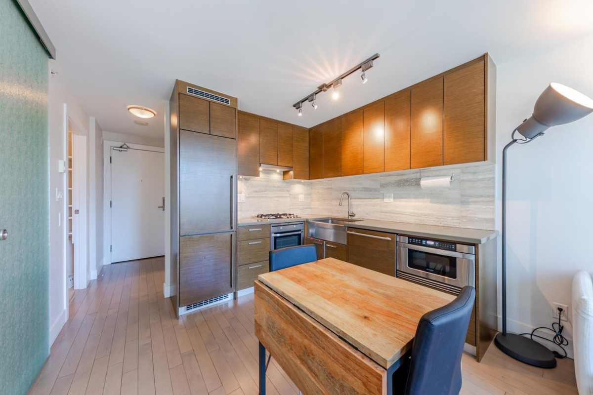 Living Room Photo of 1106 535 Smithe Street, Vancouver, BC