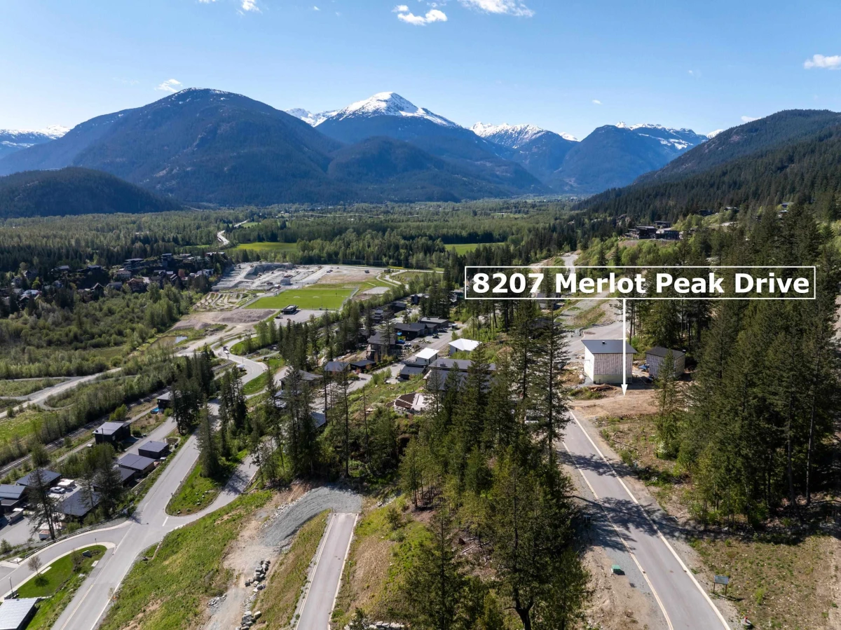 Kitchen Photo of 8207 Merlot Peak Drive, Pemberton, BC