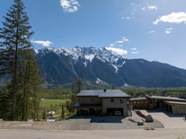 Breakfast Nook Photo of 8207 Merlot Peak Drive, Pemberton, BC