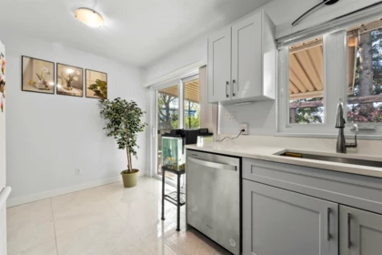 Mudroom Photo of 17918 56a Avenue, Surrey, BC