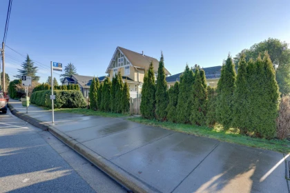 Garden / Landscaping Photo of 509 E Keith Road, North Vancouver, BC