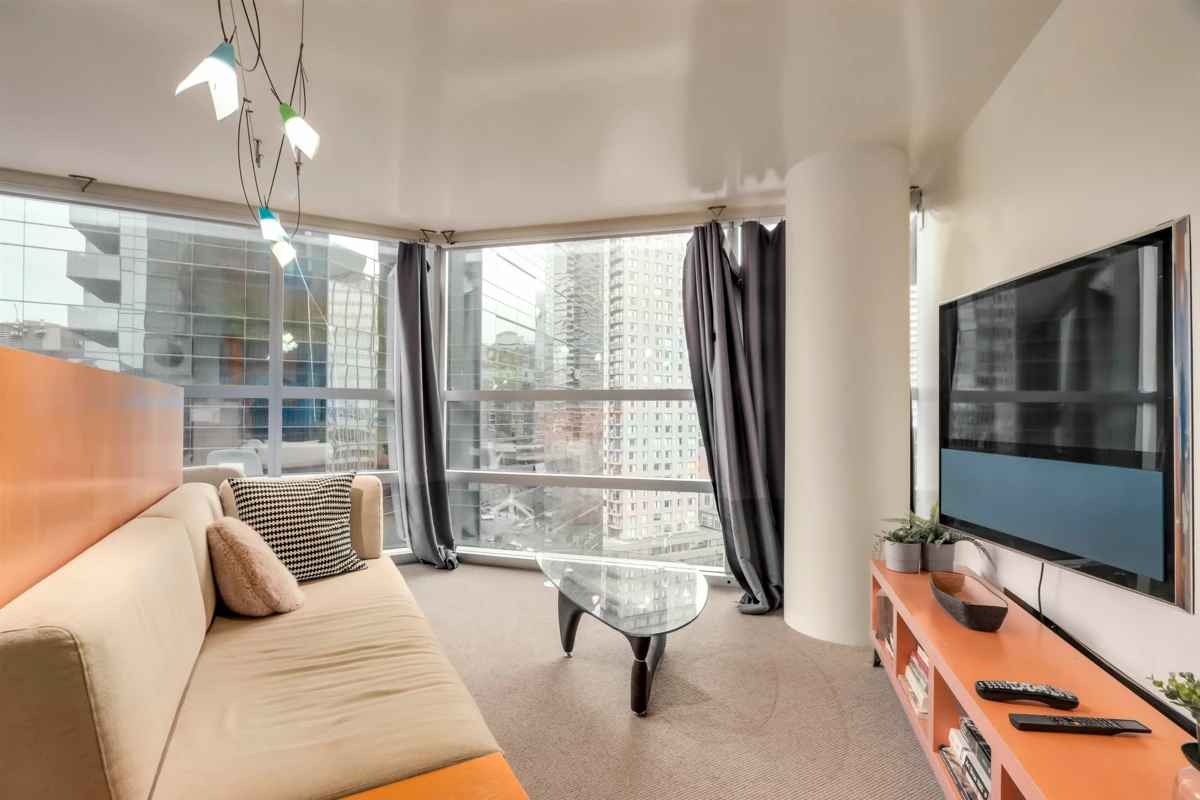 Dining Area Photo of 1404 1050 Burrard Street, Vancouver, BC