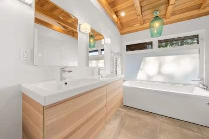 Garage Interior Photo of 2289 Whitman Avenue, North Vancouver, BC