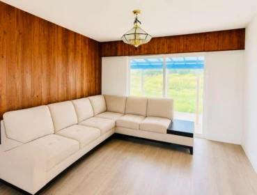 Kitchen Island Photo of 18106 32 Avenue, Surrey, BC
