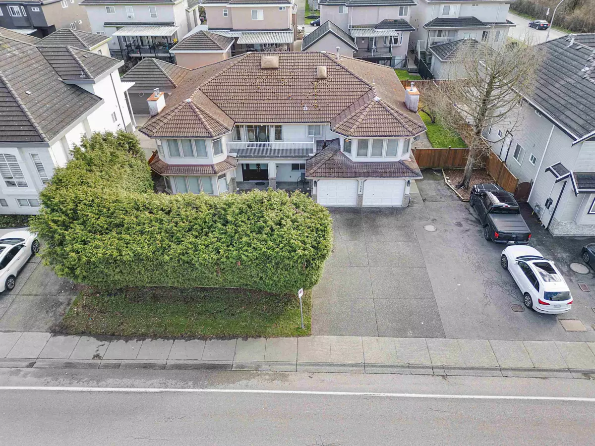 Family Room Photo of 12604 68 Avenue, Surrey, BC