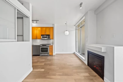 Kitchen Photo of 304 2055 Yukon Street, Vancouver, BC