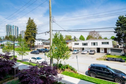 Front Yard Photo of 207 7599 15th Street, Burnaby, BC