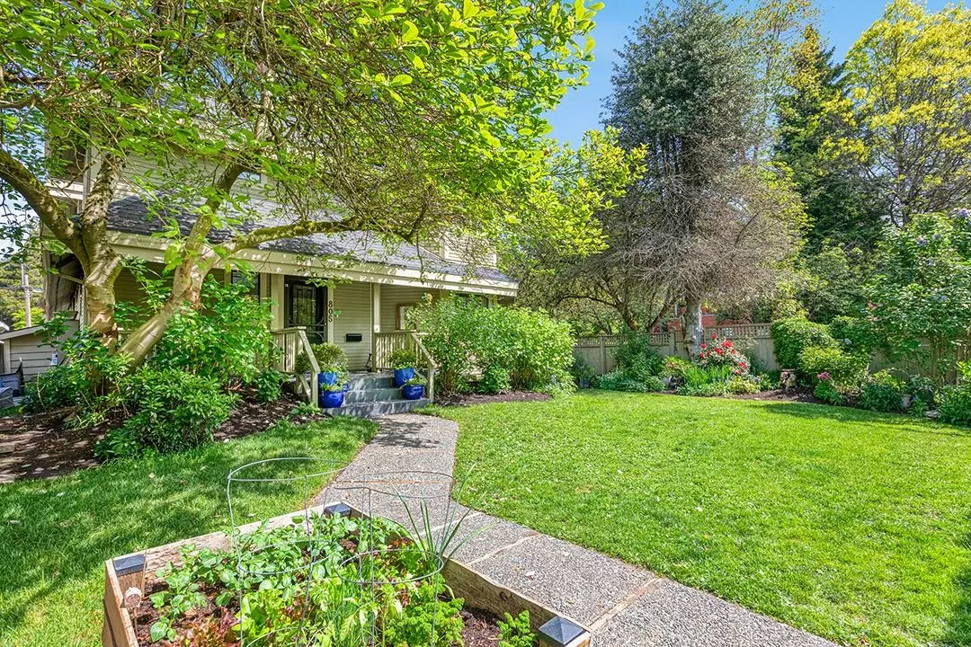 Exterior Rear Photo of 805 W 14th Avenue, Vancouver, BC