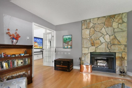 Kitchen Photo of 805 W 14th Avenue, Vancouver, BC