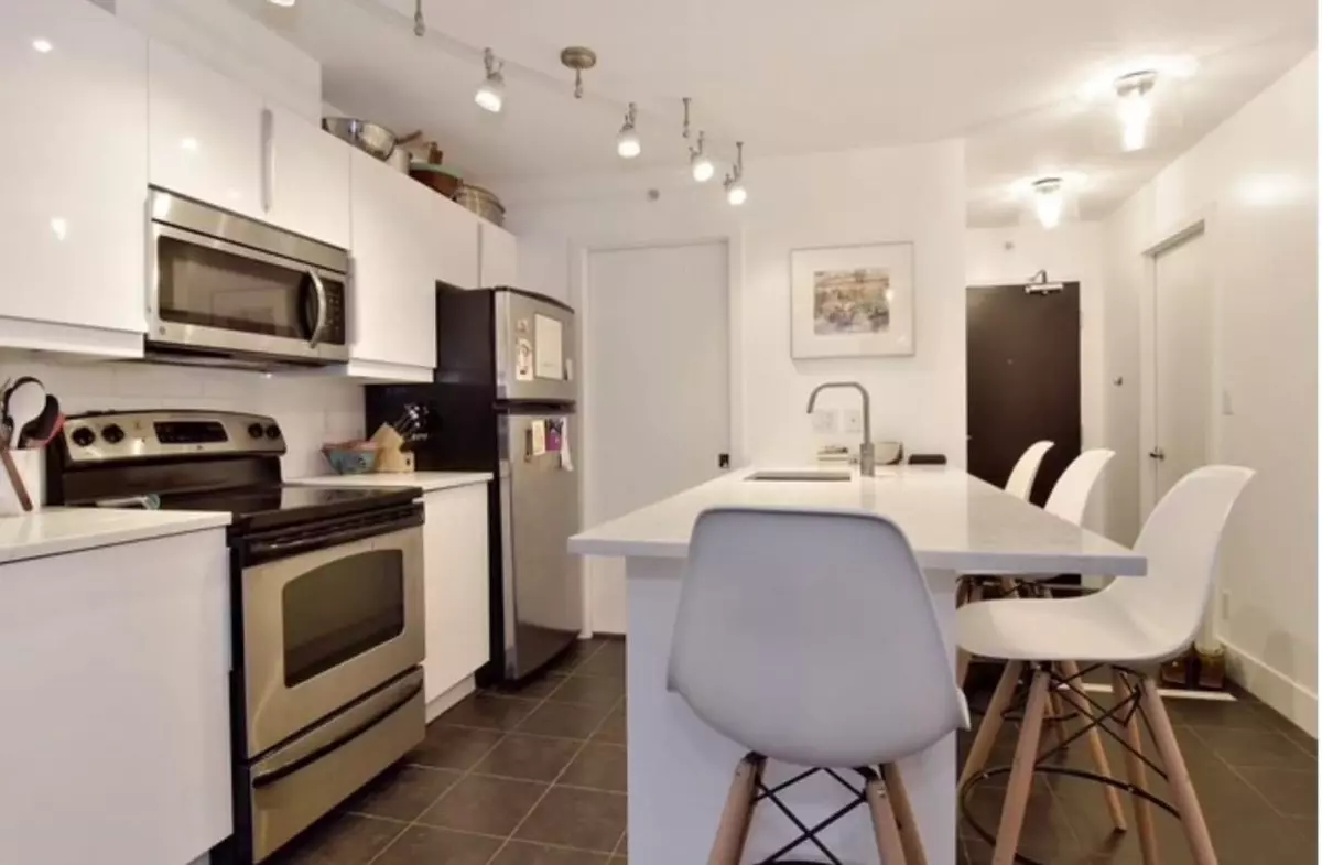 Family Room Photo of 409 933 Hornby Street, Vancouver, BC