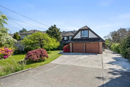 Hot Tub / Spa Photo of 6546 Gibbons Drive, Richmond, BC