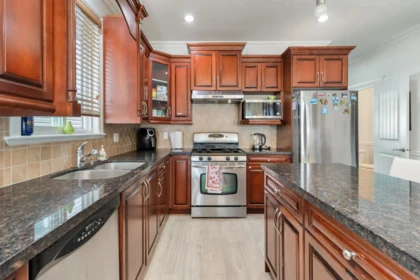 Kitchen Photo of 6999 144a Street, Surrey, BC
