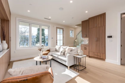 1 2943 E 44th Avenue, Vancouver, BC, Vancouver — Half Duplex for sale