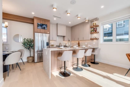 Kitchen Island Photo of 1 2943 E 44th Avenue, Vancouver, BC