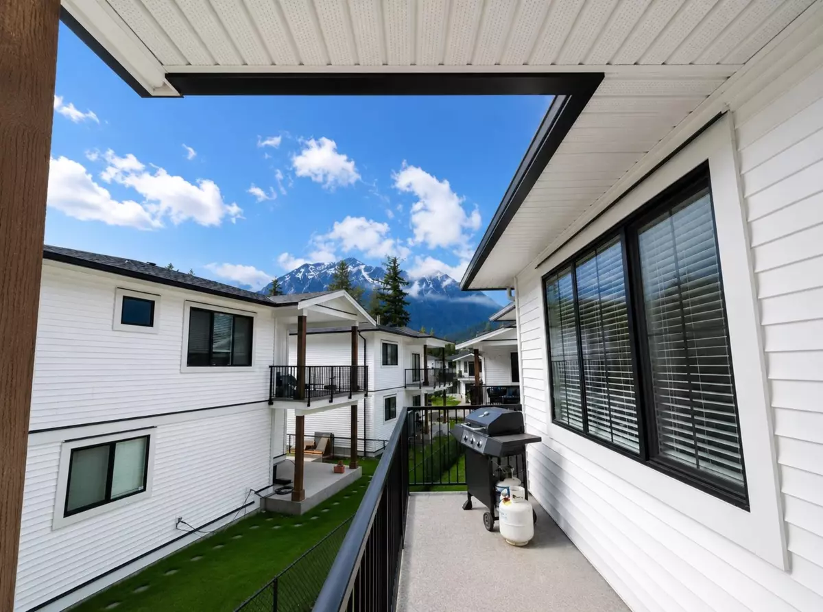 Family Room Photo of 63866 Beech Avenue, Hope, BC
