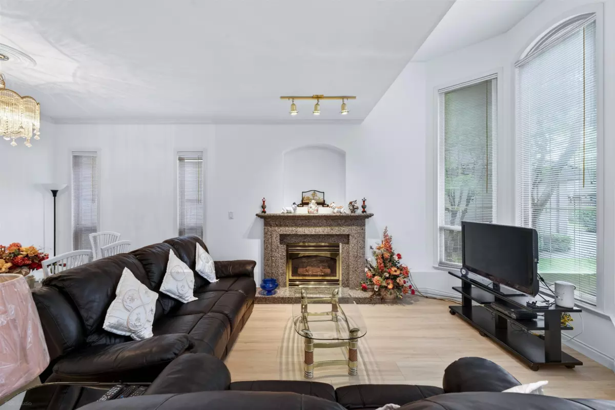 Family Room Photo of 6 8693 No. 3 Road, Richmond, BC