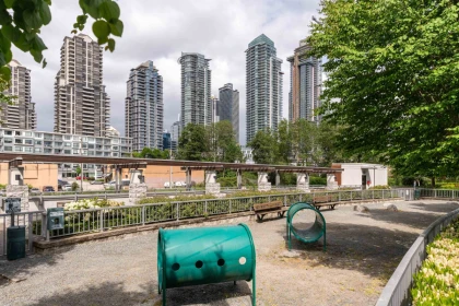 Garden / Landscaping Photo of 1903 2388 Madison Avenue, Burnaby, BC