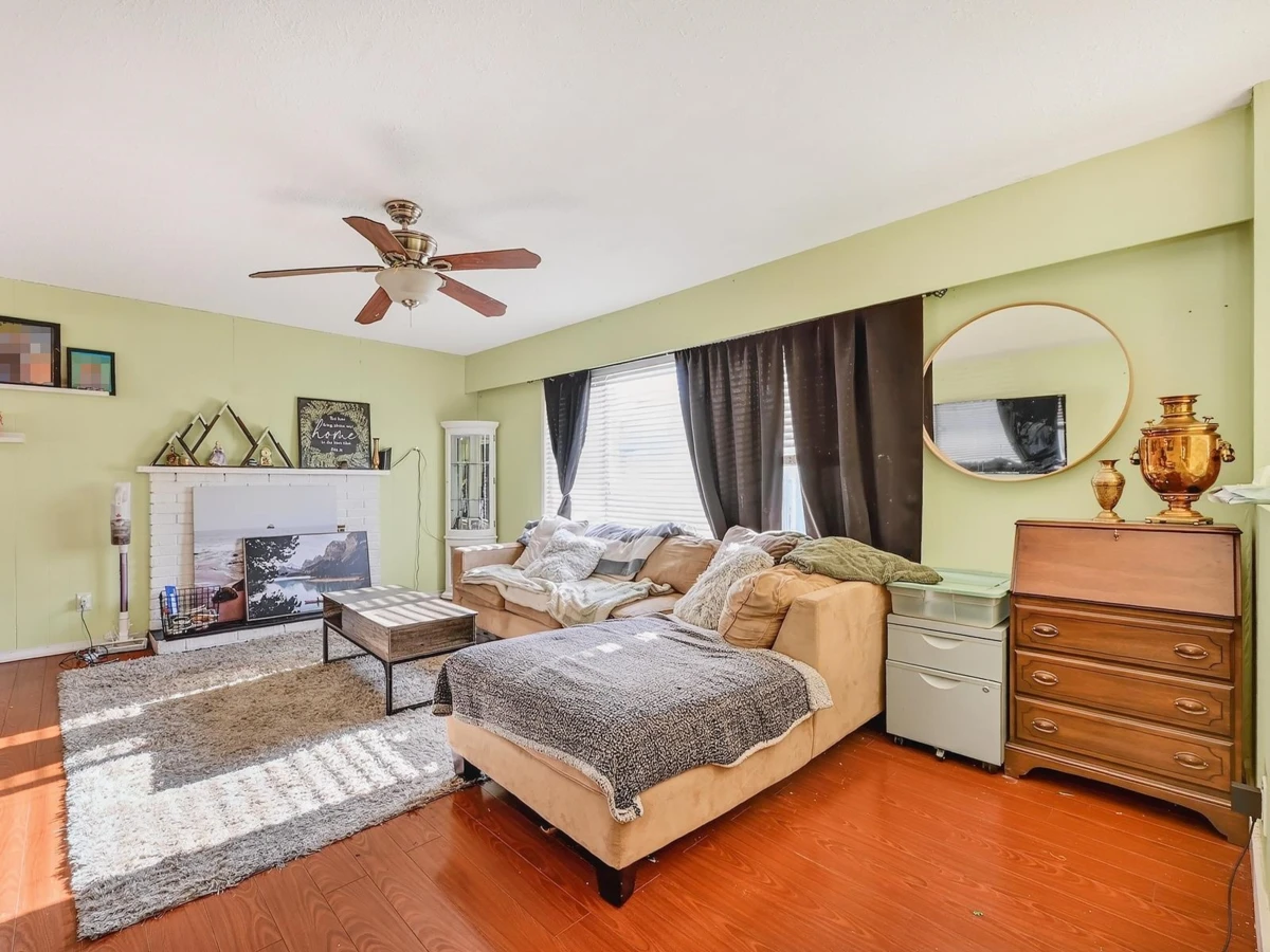 Living Room Photo of 2068 Ridgeway Street, Abbotsford, BC